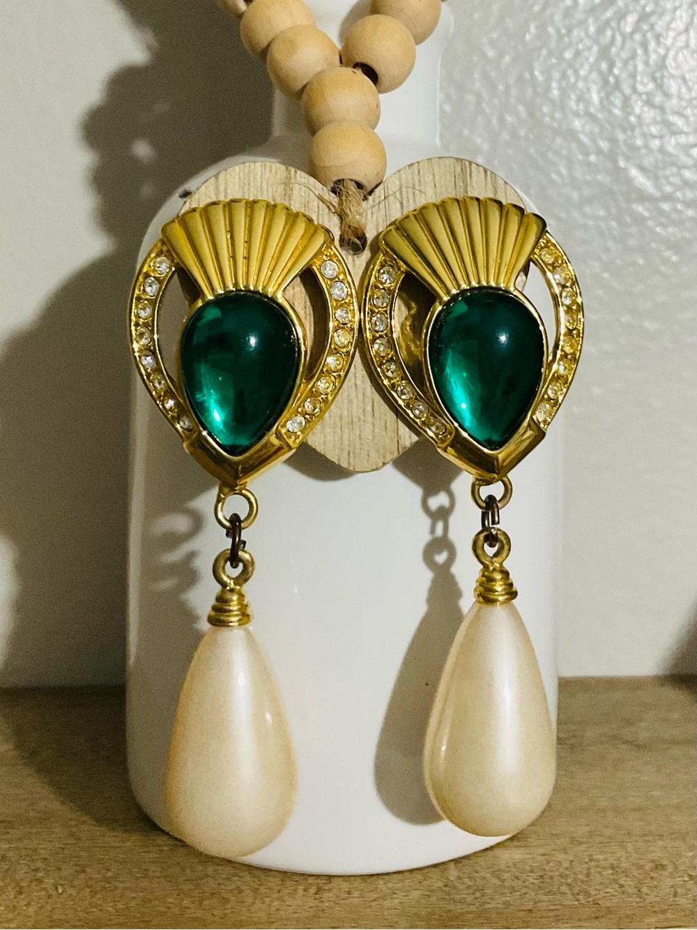 Vintage 1980s Emerald Glass Faux Pearl Drop Statement Clip On Earrings
